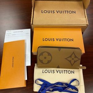 Louis Vuitton Zippy Wallet Giant Reverse Monogram
